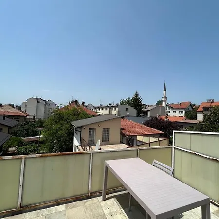 Luca Free Garage Parking Apartment